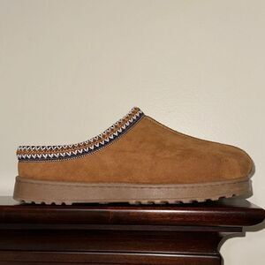 WM W11 Chestnut Brown Iceberg Embroidered Faux Suede Fur Lined Clog Slippers